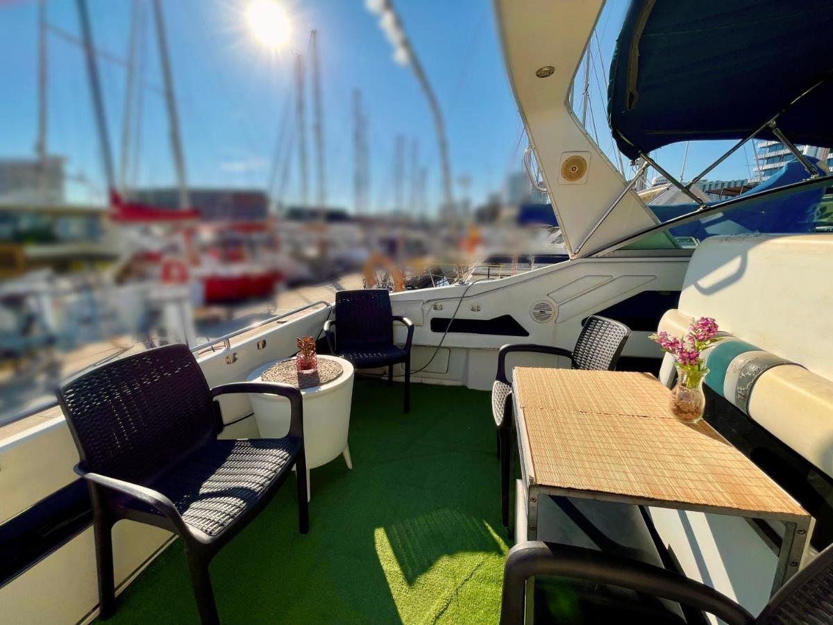 Yacht Hotel Barcelona Sant Adria de Besos Exterior foto